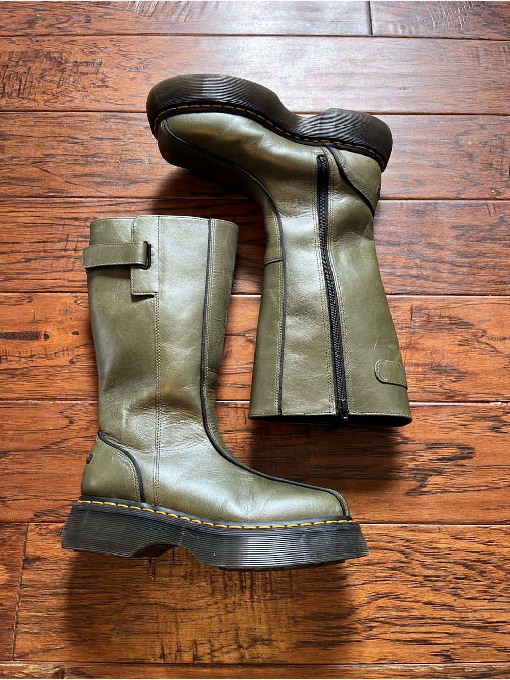BUZZ HI
Tall Eclipse Leather Boots